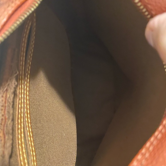 Used and selling as is. Louis Vuitton Cup 1995 needs repair - Picture 9 of 12